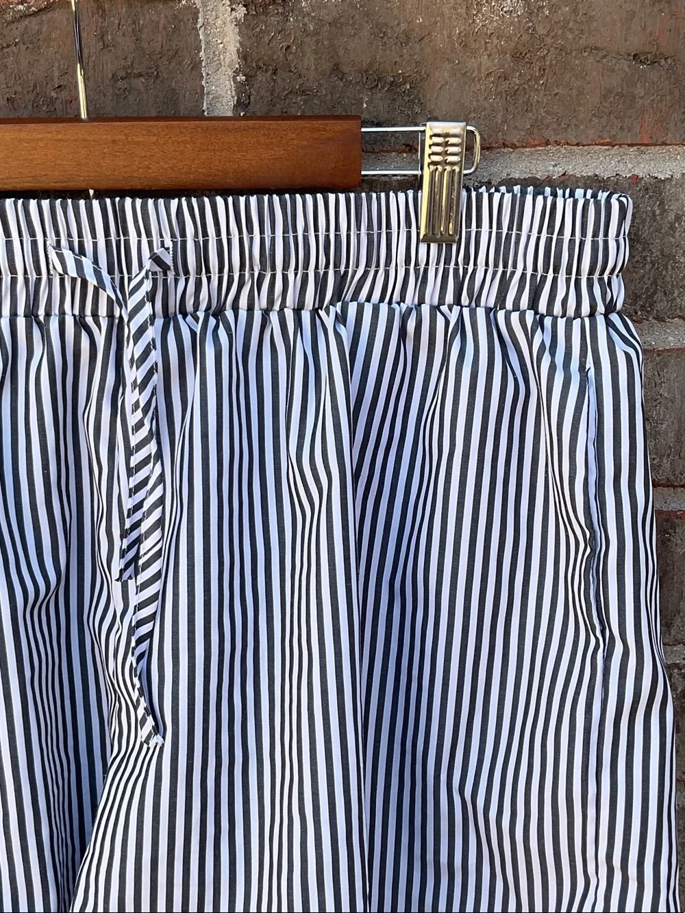 Take 50% OFF-Women’s Gray and White Striped Elastic Waist Shorts, Size-2XL